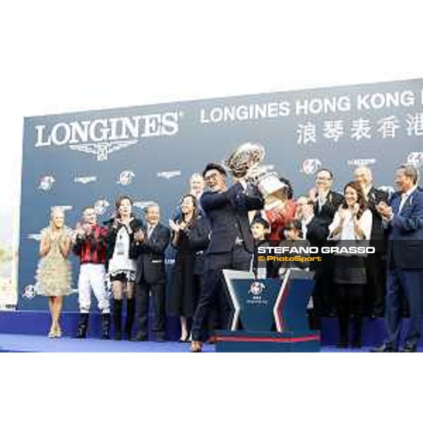 LHKIR - Longines Hong Kong Cup - Zac Purton on Time Warp wins race 8 Hong Kong,10th dec. 2017 Ph.Stefano Grasso/Longines