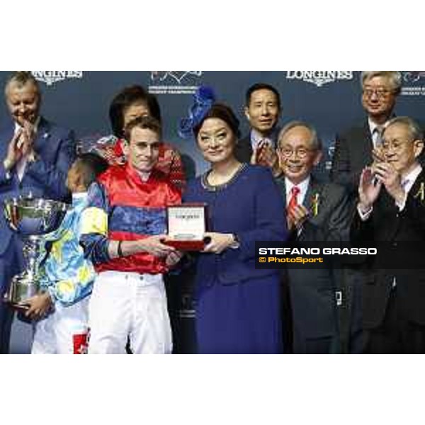 Longines International Jockeys\' Championship - Prize giving ceremony - 2nd classified Ryan Moore (IRL) - Hong Kong, Happy Valley Racecourse - 4 December 2019 - ph.Stefano Grasso/Longines