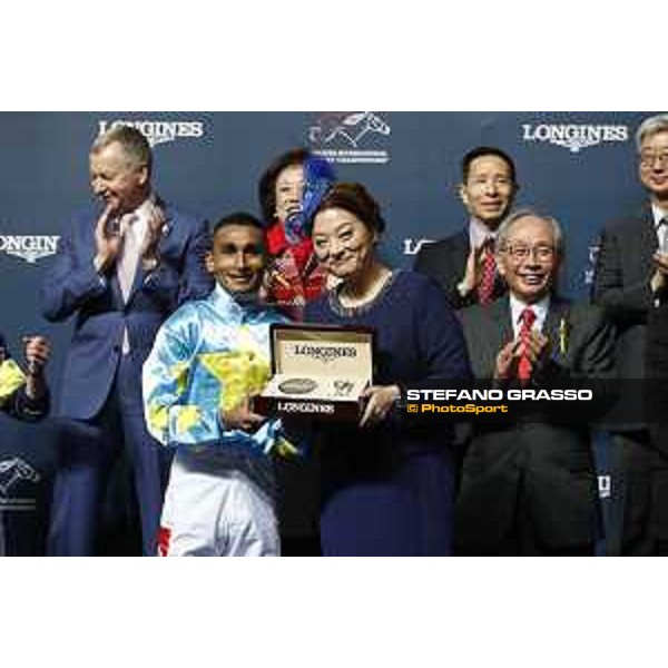 Longines International Jockeys\' Championship - Prize giving ceremony - 1st classified Karis Teetan (MUS) - Hong Kong, Happy Valley Racecourse - 4 December 2019 - ph.Stefano Grasso/Longines