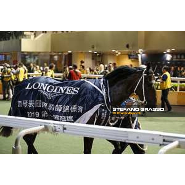 Longines International Jockeys\' Championship - 1st Leg - Ryan Moore (IRL) on Flying Genius - Hong Kong, Happy Valley Racecourse - 4 December 2019 - ph.Stefano Grasso/Longines