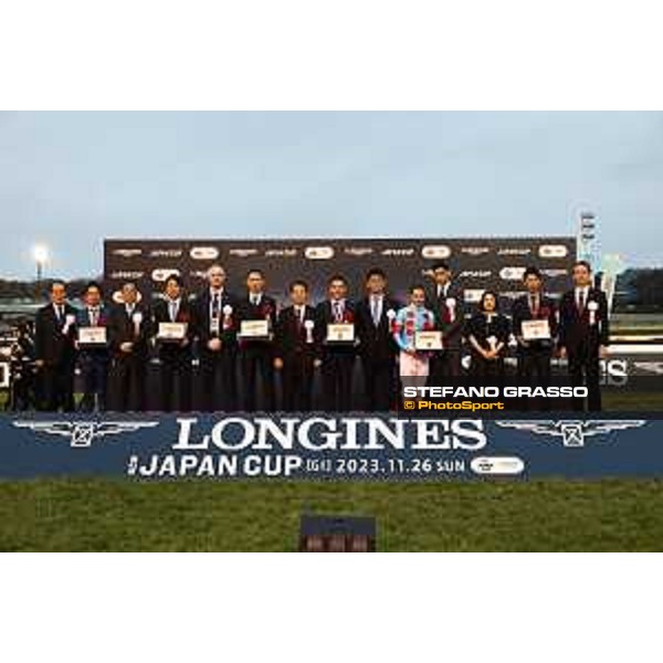 Japan Cup of Tokyo - - Tokyo, Fuchu Racecourse - 26 November 2023 - ph.Stefano Grasso/Longines Tokyo - Fuchu racecourse - Christophe Lemaire on Equinox wins the 43rd Japan Cup Prize giving ceremony